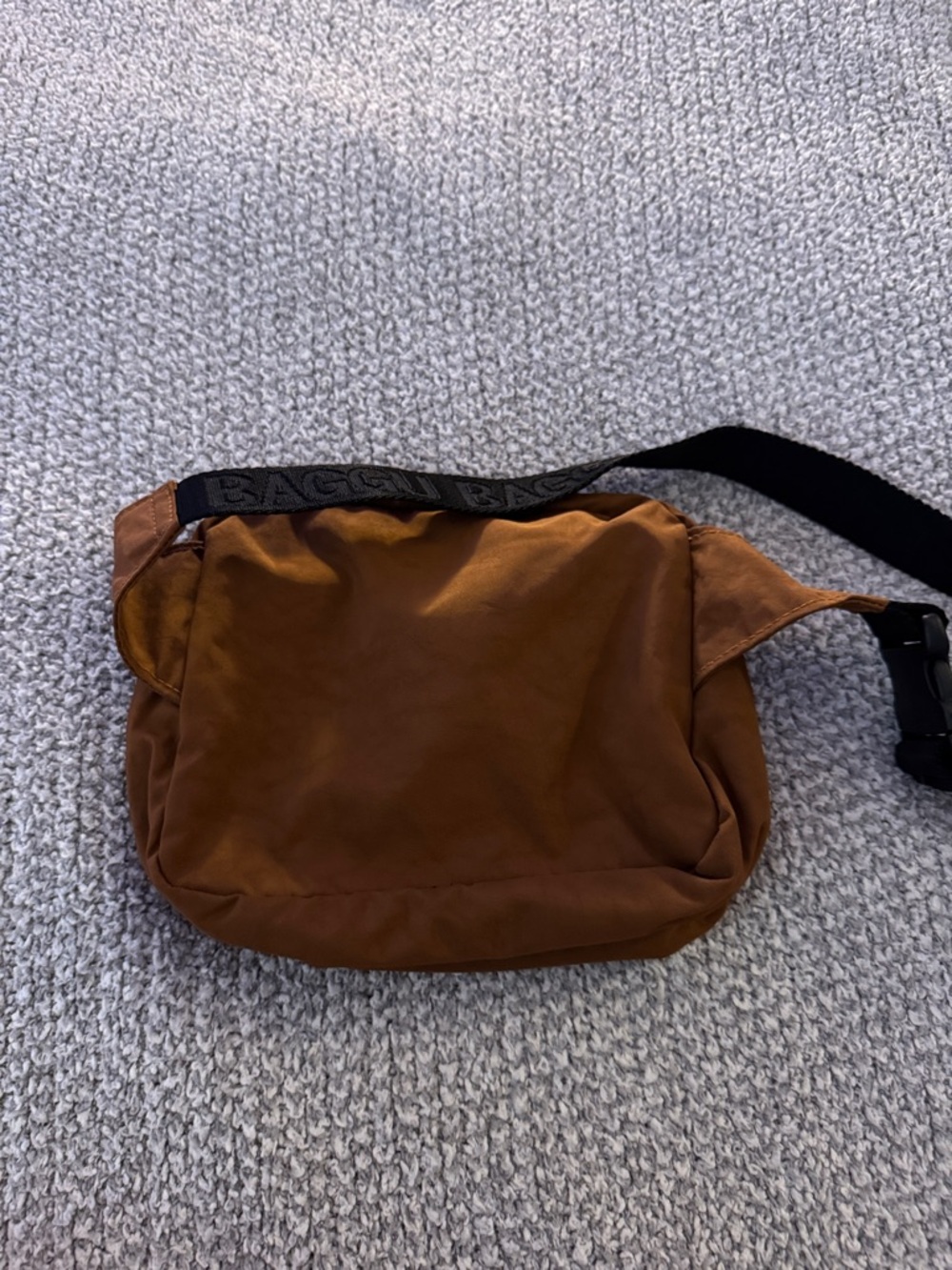 Baggu Fanny Pack - Picture 2 of 4